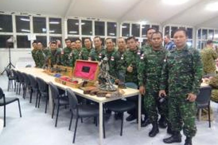 Tim TNI yang berpartisipasi dalam kejuaraan menembak di Australia.

