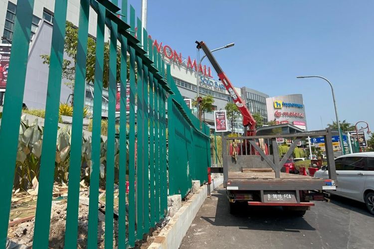 Menko Polkam Sebut Pemda Telah Tertibkan Mal yang Pasang Pagar Tinggi