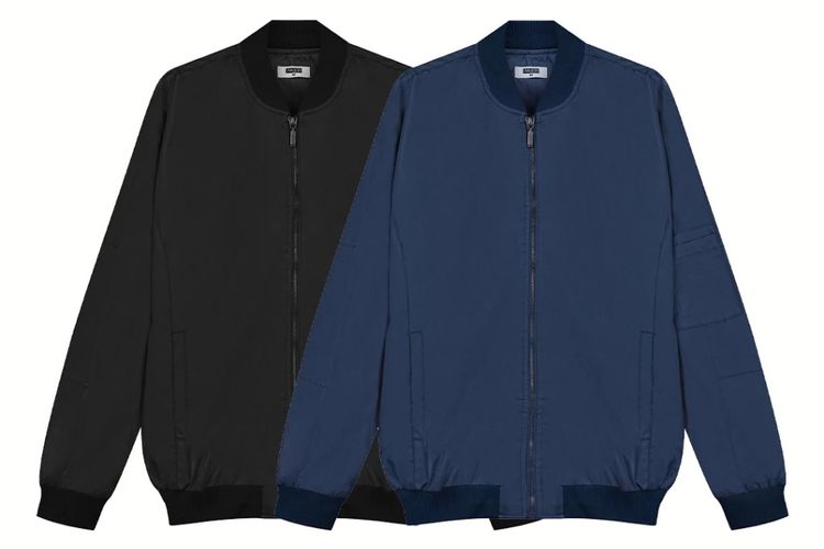 Jaket bomber memberikan tampilan yang tetap kasual di tengah musim hujan.