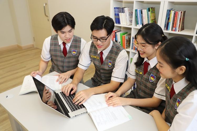 Keberhasilan siswa dan siswi penabur dalam lolos seleksi PTN diakui tak lepas dari peran sekolah.