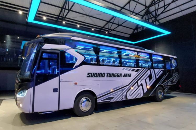 Bus baru PO Sudiro Tungga Jaya