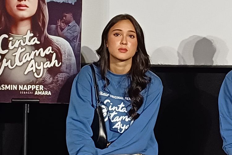 Aktris Yasmin Napper saat konferensi pers serial Cinta Pertama Ayah di CGV FX Sudirman, Jakarta Pusat, Senin (22/1/2024).