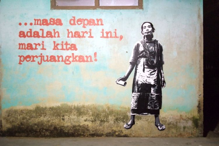Street art teknis stensil karya Digie Sigit yang dibuat untuk mendukung perjuangan warga Dewa Wadas, Kecamatan Bener, Purworejo, Jawa Tengah. Karya dibuat Sabtu (27/8/2021). Sejumlah seniman terlibat dalam upaya mendukung perjuangan warga Wadas.