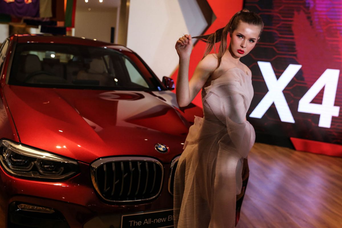 BMW Indonesia merilis secara resmi BMW X4 Sports Activity Coupe di Museum Macan, Jakarta Barat, Kamis (7/2/2019). Model generasi kedua yang sudah dijual sejak tahun lalu di pasar global ini melengkapi pilihan SUV BMW selain X1, X2, X3, X5, dan X6 yang sudah tersedia di dalam negeri.