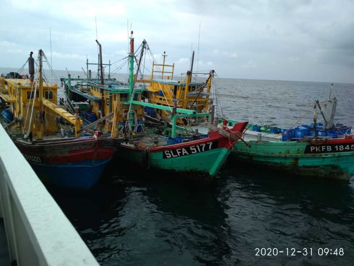 Bakamla Tangkap 3 Kapal Pencuri Ikan Berbendera Malaysia di Selat Malaka