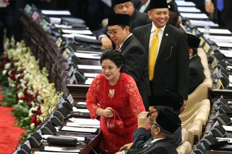 Puan Maharani saat pelantikan anggota DPR, DPD, dan MPR periode 2019 - 2024 pada sidang paripurna di Kompleks Parlemen, Senayan, Jakarta, Selasa (1/9/2019) pagi.