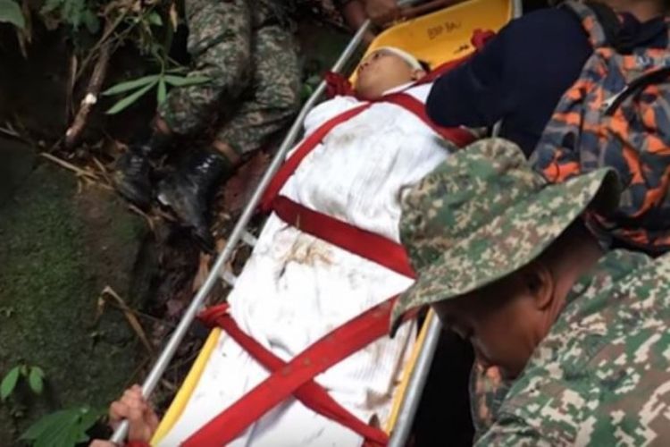 Stanley Kho berhasil diselamatkan setelah hilang selama 7 hari di Gunung Singai, Sarawak, Malaysia. (Asia One)