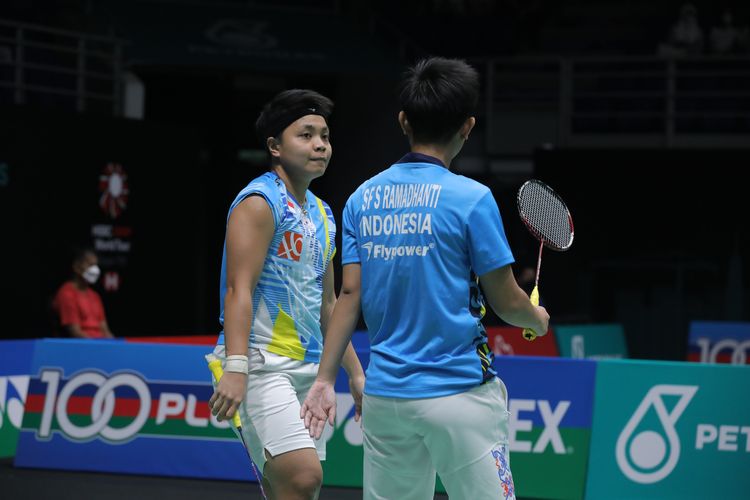 Duet baru ganda putri Apriyani Rahayu/Siti Fadia Silva Ramadhanti melewati rintangan pertama pada turnamen bulutangkis Malaysia Open 2022 dengan mulus.