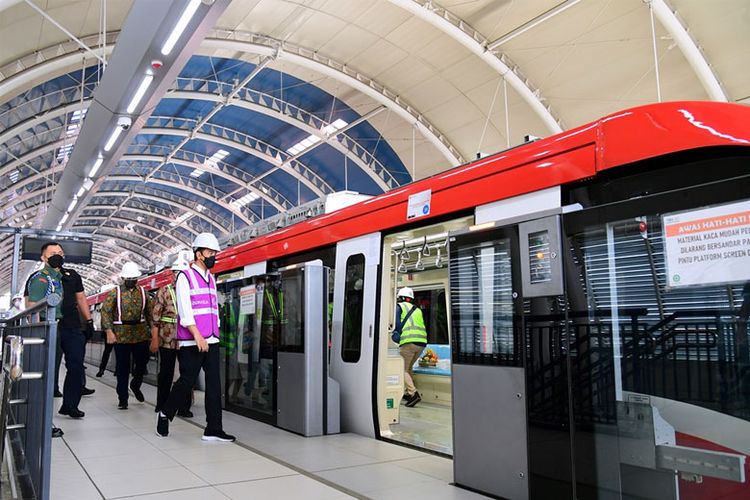 PT KAI juga membentuk Project Management Officer (PMO) yang memantau proyek pembangunanan Kereta Api Cepat dan Light Rapid Transit (LRT). 