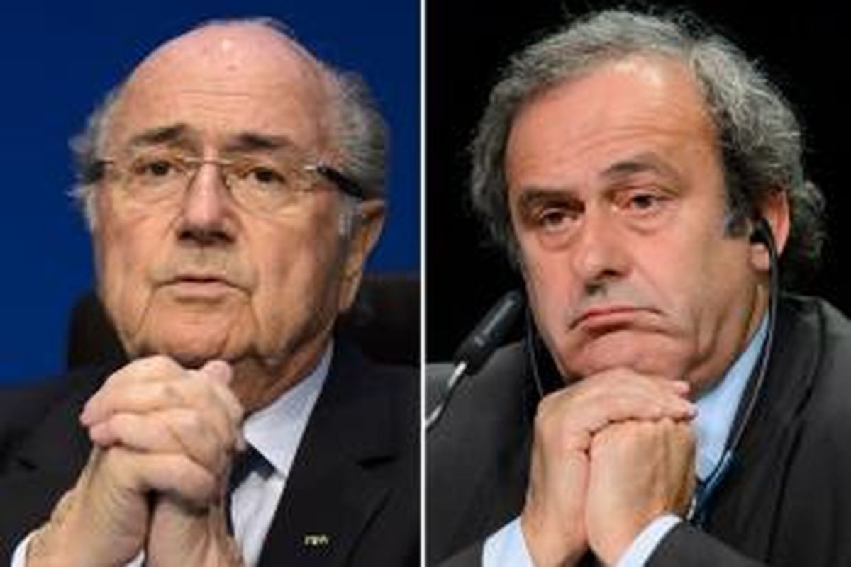 Presiden FIFA, Sepp Blatter (kiri), dan Wakil Presiden FIFA, Michel Platini.