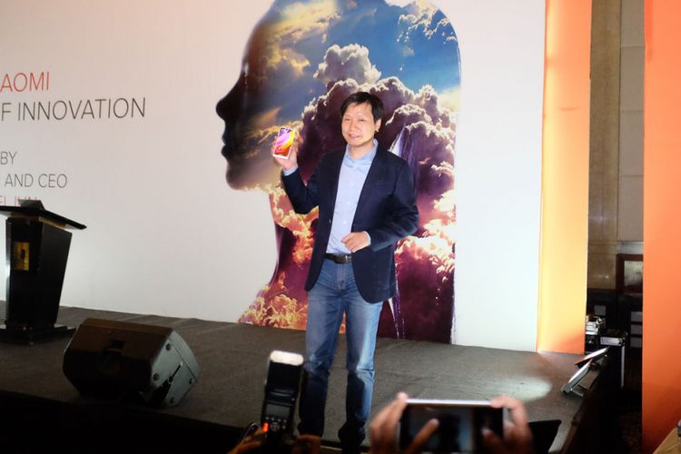 CEO Xiaomi, Lei Jun, saat berbicara di Jakarta, Rabu (27/9/2017)