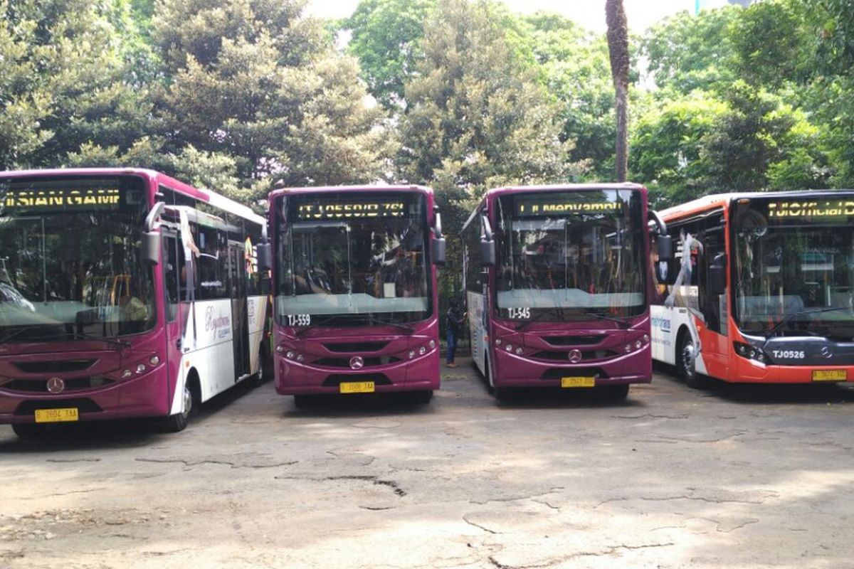Bus Royaltrans jadi solusi ganjil-genap di Bekasi, Minggu (11/3/2018)