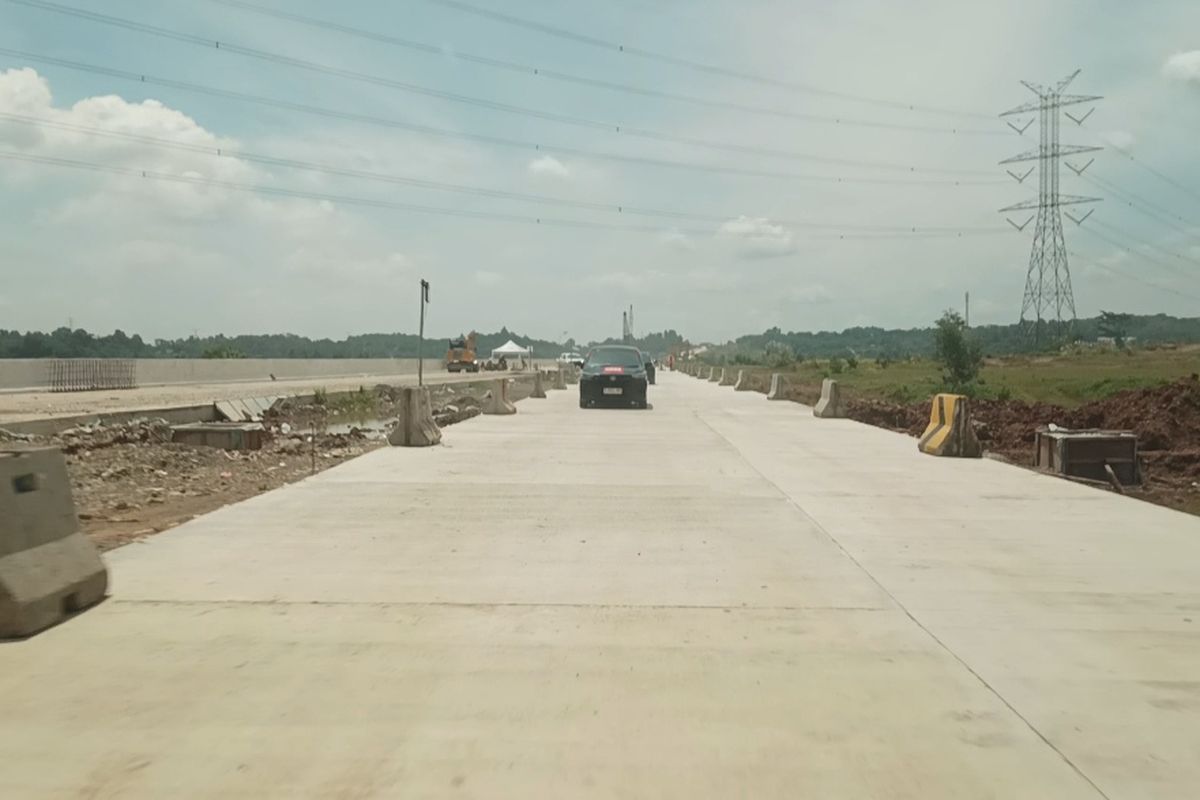 Kondisi Jalan Tol Jakarta Cikampek (Japek) 2 Selatan pada Minggu (30/1/2025). Jalan Tol Japek 2 Selatan bakal dibuka secara fungsional pada 2 April 2025 untuk mendukung arus balik Lebaran 2025.