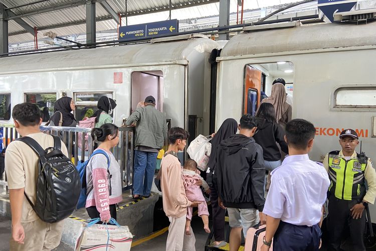 Puncak Arus Balik, Penumpang Kereta Api di Daop 8 Surabaya Tembus 54.000 Orang