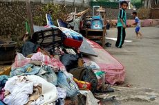 Sampah Sisa Banjir Masih Menumpuk, Warga Serpong Utara Keluhkan Bau Tak Sedap