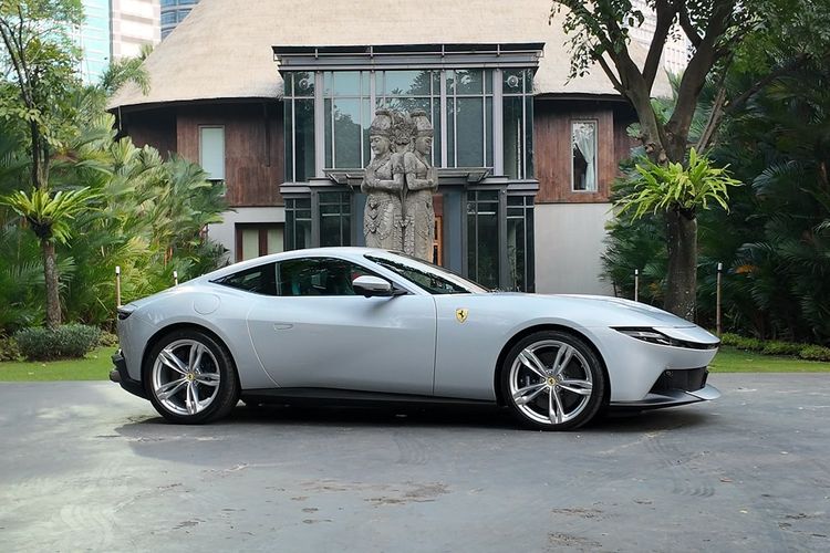 Kencan Singkat dengan Ferrari Amalfi di Senayan