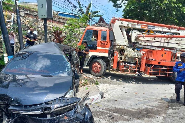 Laka Beruntun terjadi di Muara Rapak, Balikpapan Utara, Kota Balikpapan. Dua korban dilarikan ke rumah sakit.