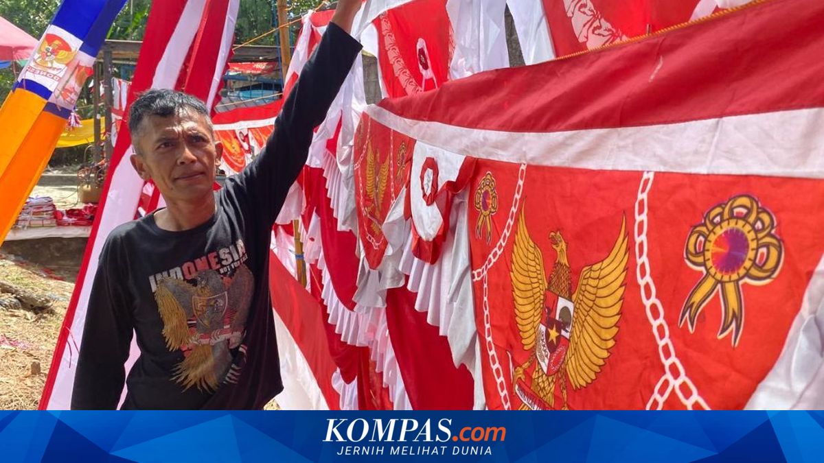 Pedagang Bendera di Balikpapan Mengeluh Sepi Jelang HUT RI, Ada yang Utang Buat Makan
