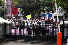Hindari Jalan Kebon Sirih, Ada Ribuan Demonstran Tolak Ahok