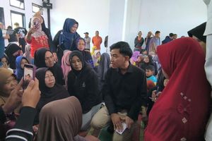Momen Gibran Minta Tim Dokter Cek Kondisi Ibu yang Injak Paku akibat Banjir di Solok