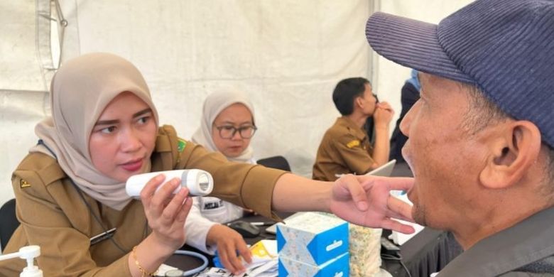 Layanan Kesehatan Bergerak ke Desa Cipelah: Pemeriksaan Gratis Bagi 133 Warga!