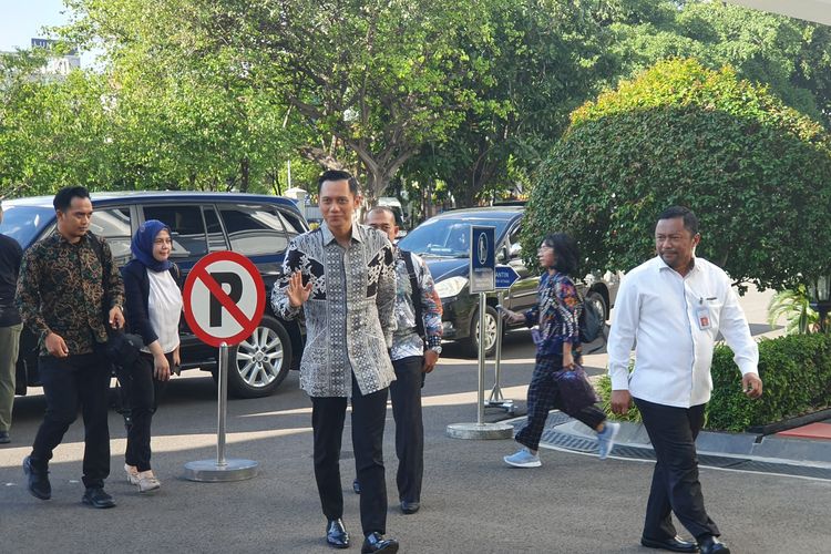 Komandan Kogasma Partai Demokrat Agus Harimurti Yudhoyono di Istana Kepresidenan, Jakarta, Kamis (2/5/2019)