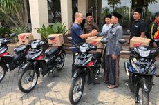 Cabup Kebumen Arif Sugiyanto Bagi-bagi 3.000 Motor untuk Relawan Pendukungnya 