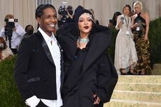 Hamil Anak Pertama, Rihanna Pamer Perutnya yang Membesar 