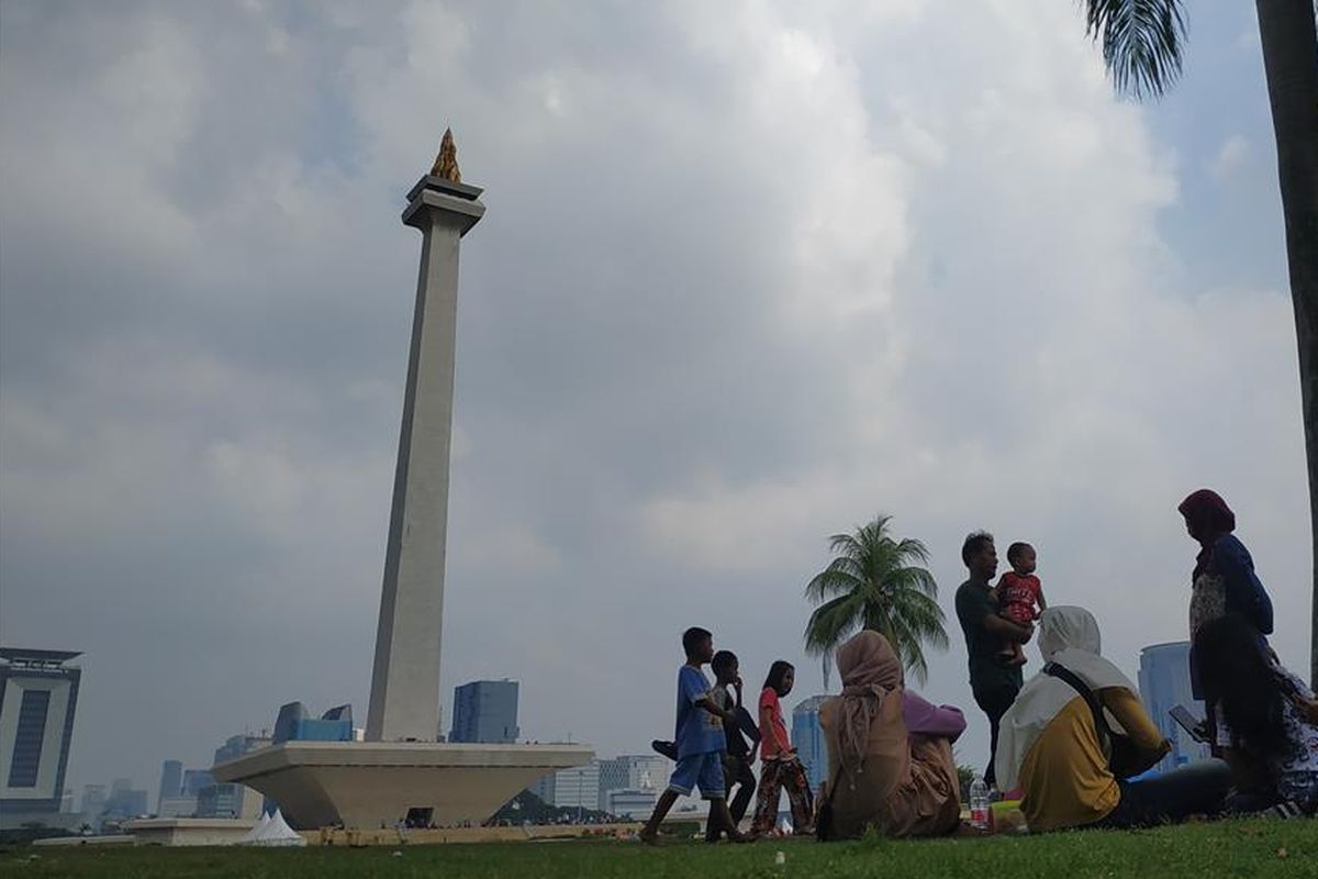 Suasana di Monumen Nasional (Monas) pada H+1 Idulfitri, Kamis (6/6/2019).