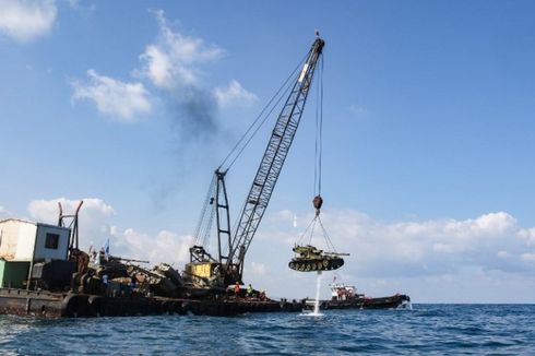 Kelompok Aktivis Lingkungan Lebanon Tenggelamkan 10 Tank ke Laut Mediterania
