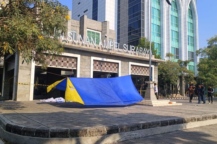 Mahasiswa UINSA Akan Bermalam Depan Gedung Rektorat Sampai Tuntutan Penurunan Rektor Dipenuhi