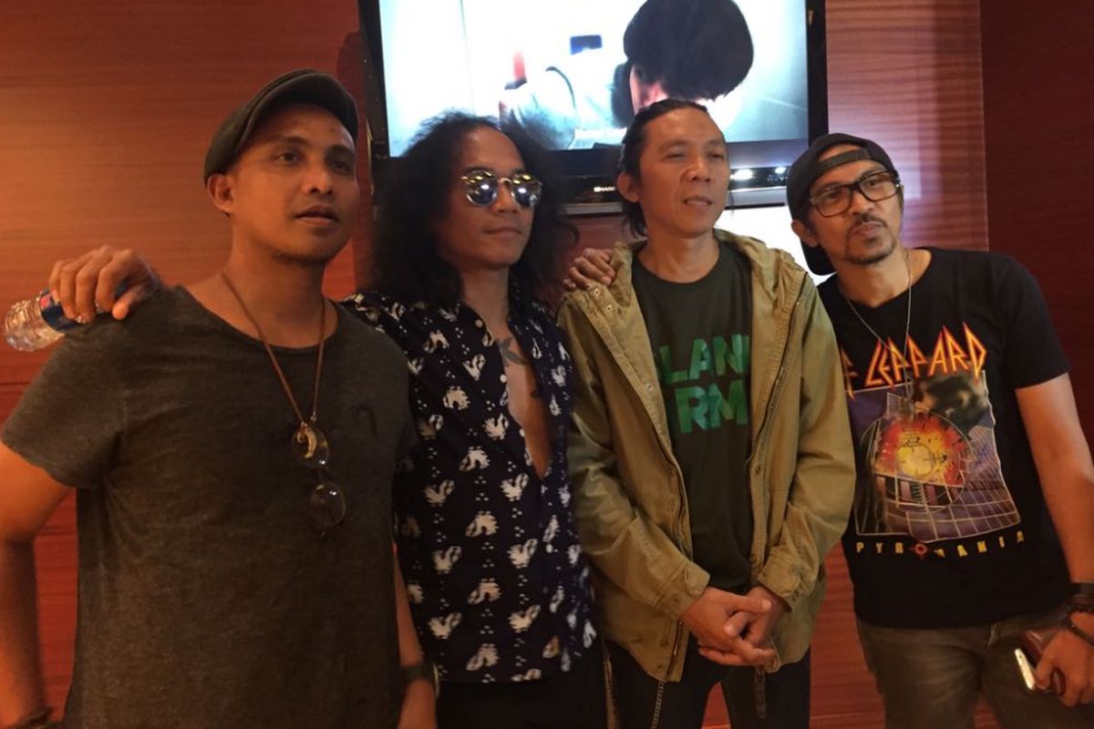 Slank nonton bareng film Filosofi Kopi 2: Ben & Jody di XXI Plaza Senayan, Kamis (20/7/2017).