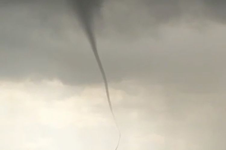 Puting Beliung Muncul 2 Hari di Bangkalan, BMKG Ungkap Penyebabnya