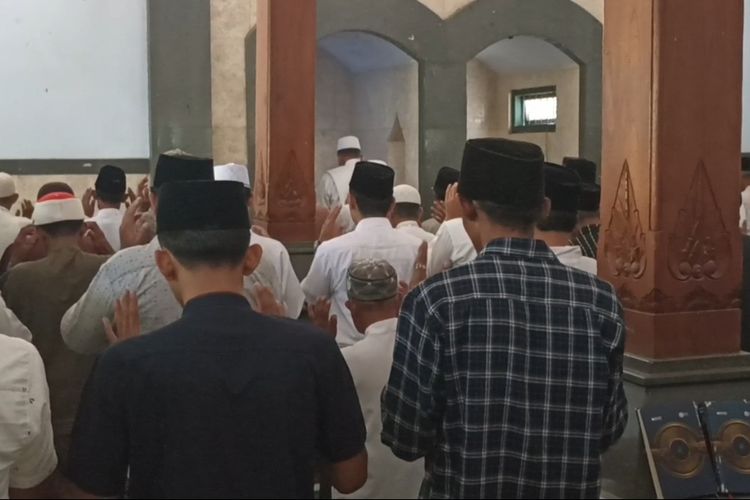 Sekitar 100 Santri Tulungagung Rayakan Idul Fitri Hari Ini, Shalat Ied Digelar Tanpa Pengeras Suara