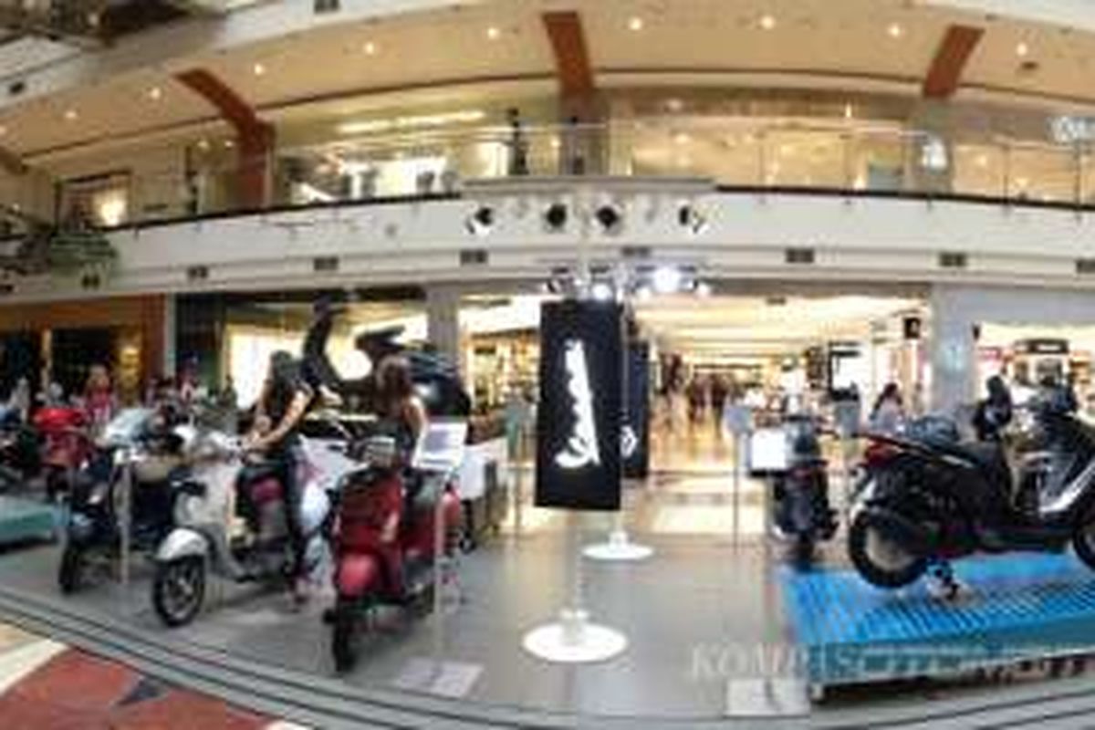 Roadshow Piaggio Indonesia di Pondok Indah Mall 2 (PIM).