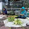 Gelisah Ngatiyem, Pembuat Selongsong Ketupat Didominasi Orang Tua