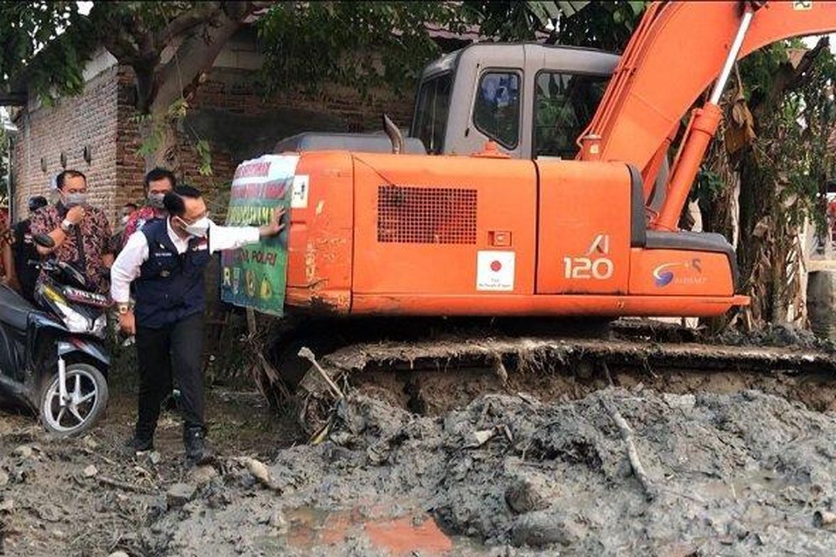 Sampah sumbat aliran sungai di Bekasi Sebabkan 22 Desa Kekeringan