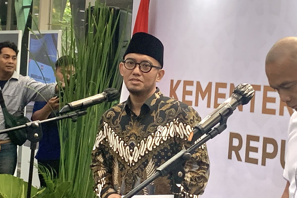 Wakil Menteri Haji dan Umrah RI Dahnil Azhar Simanjuntak saat ditemui di Kantor Kemenhaj, Jakarta Pusat, Selasa (30/9/2025).