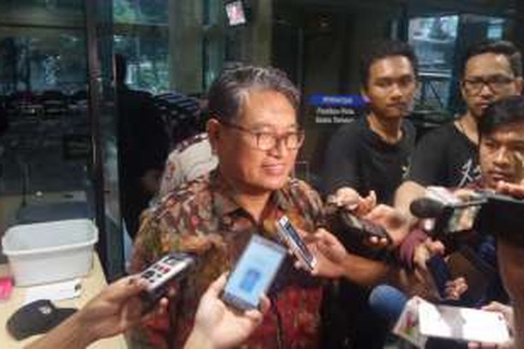 Ketua LPSK Abdul Haris Semendawai di Gedung KPK Jakarta, Kamis (3/11/2016).