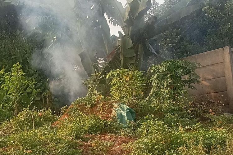 Warga Serpong Tangsel Keluhkan Asap Pembakaran Sampah: Buka Pintu Disambut Bau Menyengat