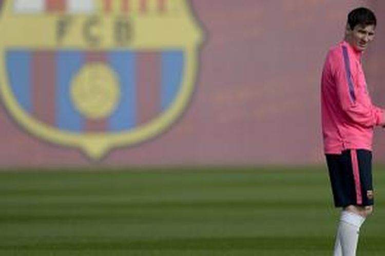 Lionel Messi dengan kostum latihan Barcelona. 