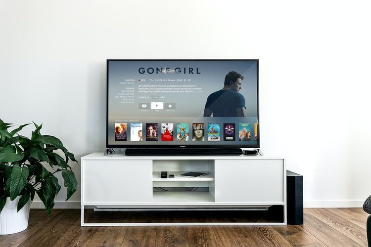 Ilustrasi perbedaan Digital TV Box atau STB dengan Android TV Box.