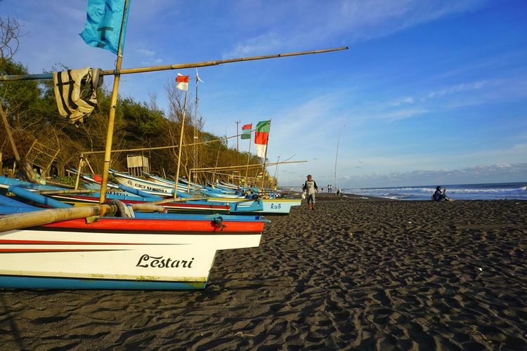 Ilustrasi Pantai Pandansimo di Bantul, Yogyakarta.