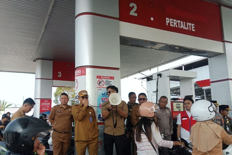 Antrean Panjang SPBU, Pemkab Belitung Terapkan Ganjil-Genap Pengisian Pertalite