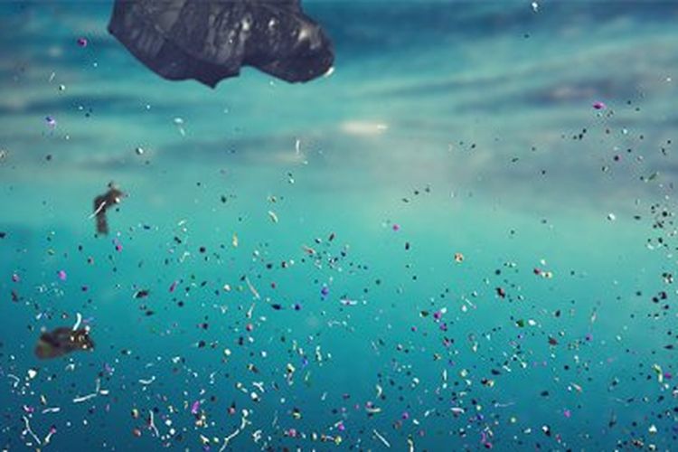 Ilustrasi mikroplastik di dalam air laut 