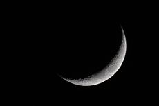 Malam Ini, Bulan Sabit Tua dan Super New Moon Hiasi Langit Indonesia