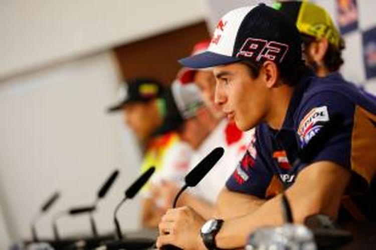 Pebalap Repsol Honda asal Spanyol, Marc Marquez, berbicara kepada media pada konferensi pers jelang GP Argentina di Sirkuit Termas de Rio Hondo, Kamis (16/4/2015).