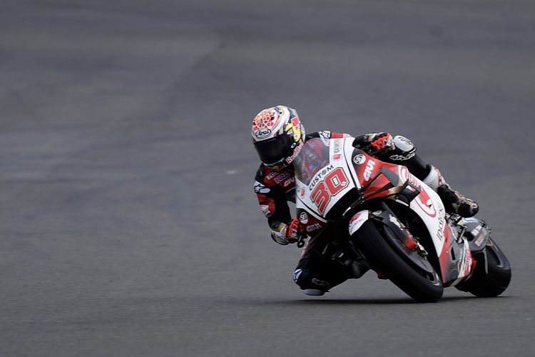 Takaaki Nakagami saat berlaga di MotoGP Eropa. (Photo by JOSE JORDAN / AFP)