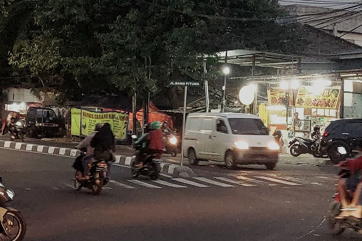 Jalan Bang Pitung kini telah resmi menggantikan Jalan Raya Kebayoran Lama yang menjadi perbatasan antara Jakarta Selatan dan Jakarta Barat itu. 