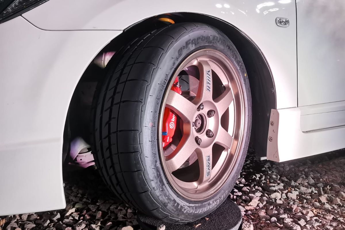 BFGoodrich g-Force PHENOM T/A jadi pilihan ban baru buat mobil yang sering dipakai di jalan raya.